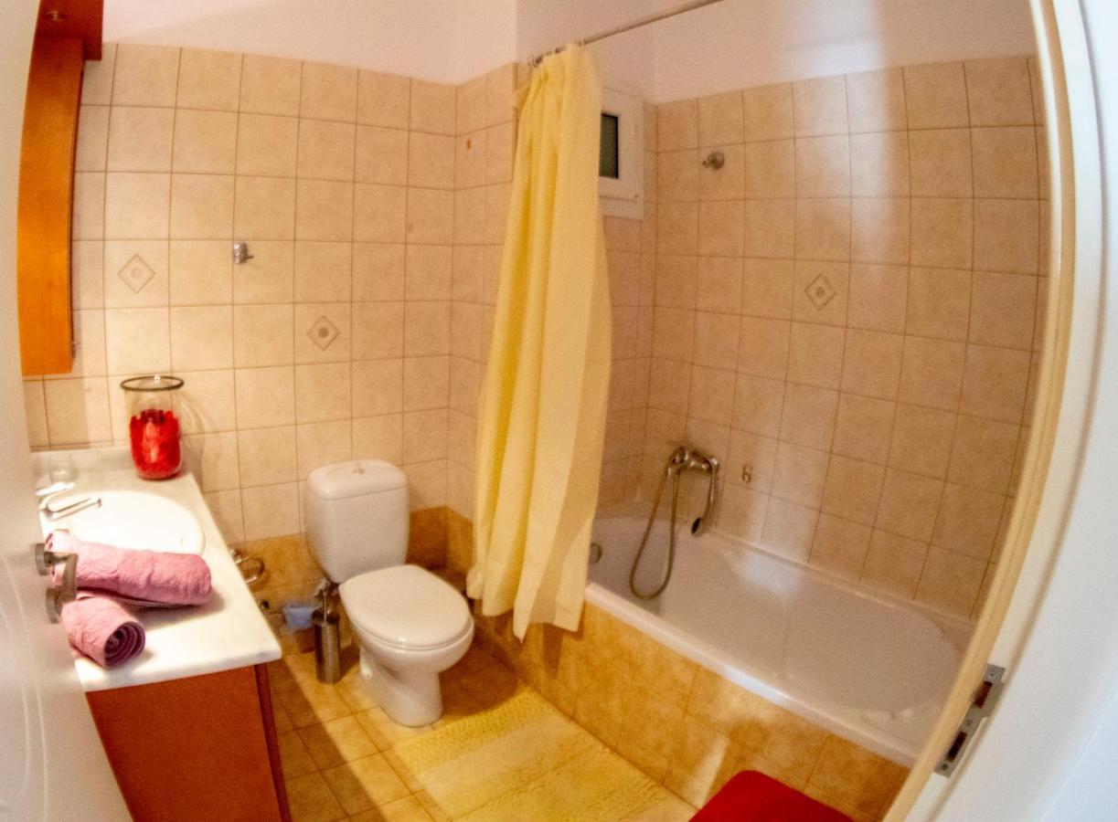 A Quiet Apartment Close To The Sea 구베스 외부 사진