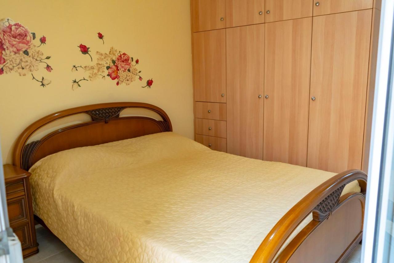 A Quiet Apartment Close To The Sea 구베스 외부 사진
